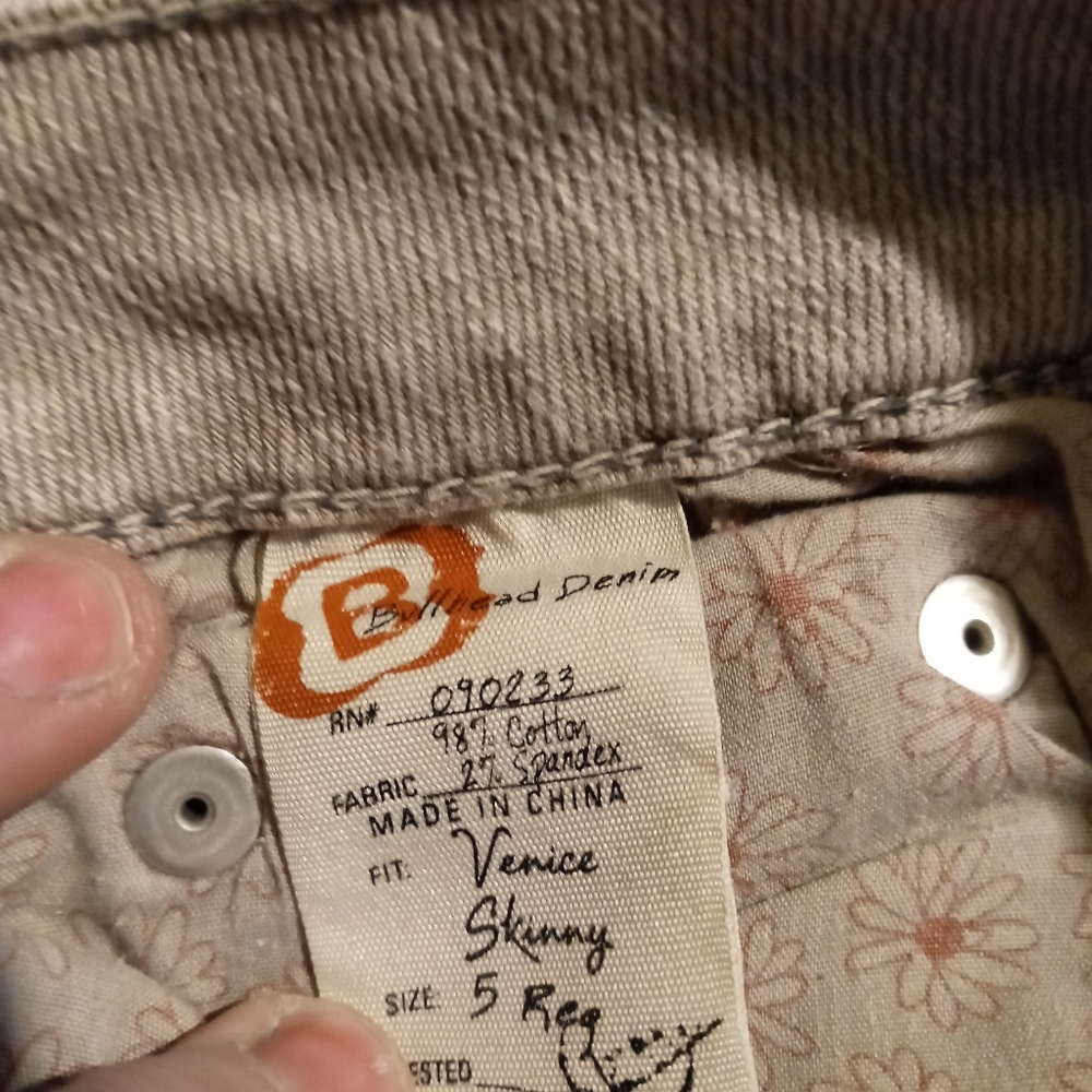 Bullhead Jeans - Picture 6 of 7